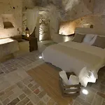Grotta Gea Luxury Con Piscina & Matera
